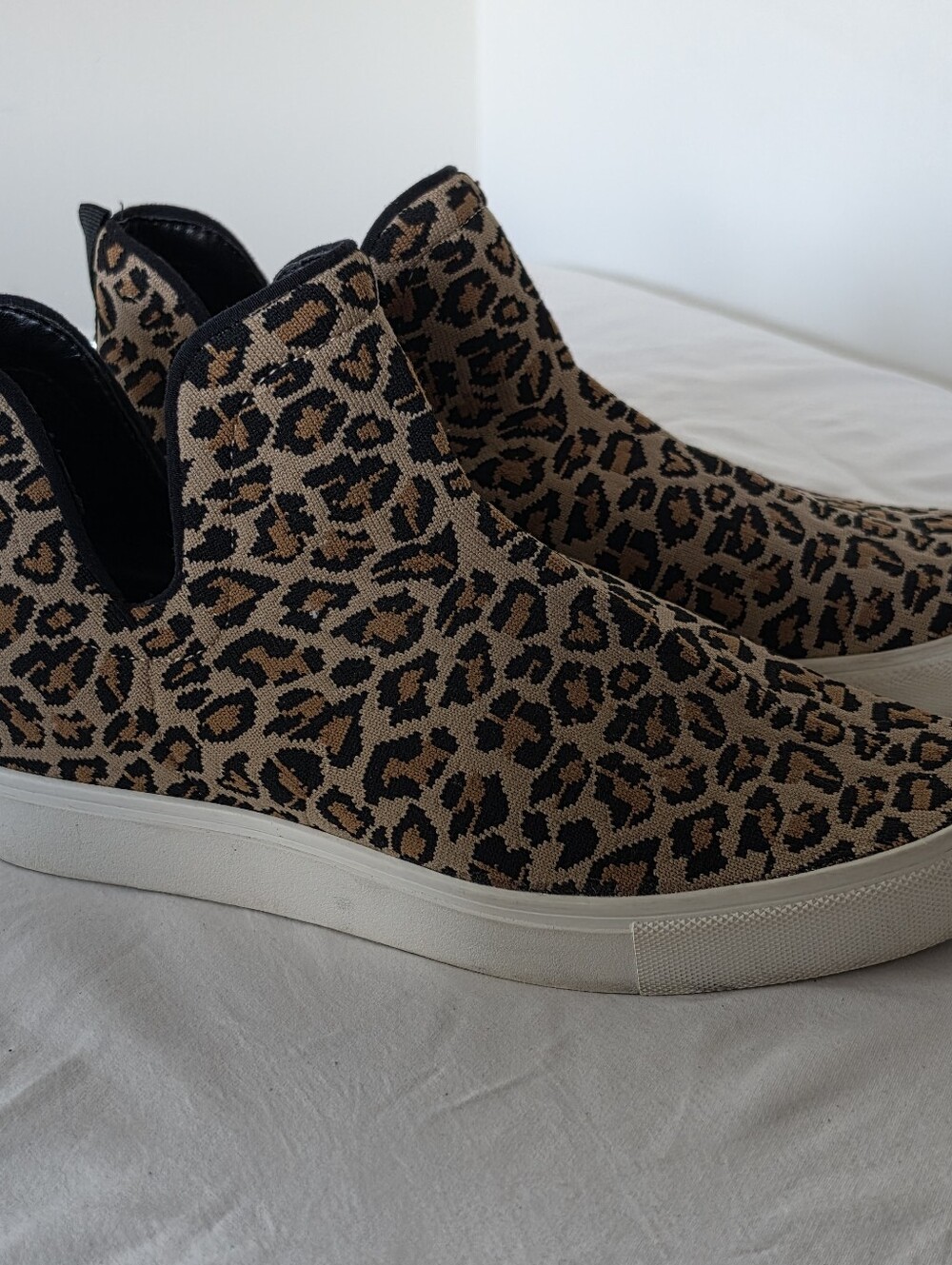 Steve Madden Leopard Print High Top Slip On Sneakers Women’s 9